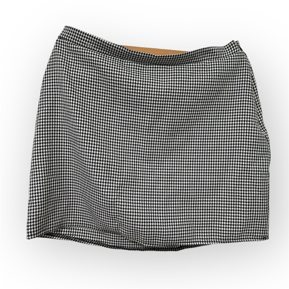 Boohoo dogtooth mini skirt | US size 10